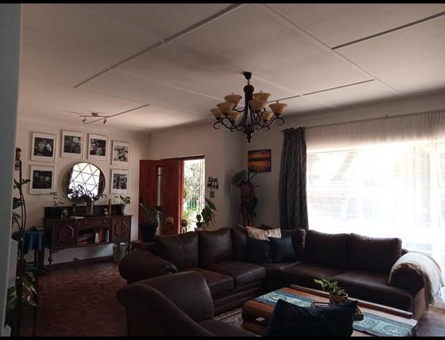 3 BEDROOM HOUSE FOR SALE IN GREENHILLS